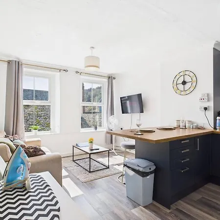 Apartment - Sleeps 12 - Contractors