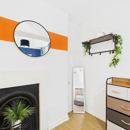 Apartman - Sleeps 12 - Contractors Whitehaven