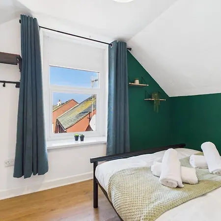 Apartment - Sleeps 12 - Contractors *