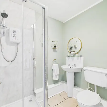 Apartment - Sleeps 12 - Contractors *