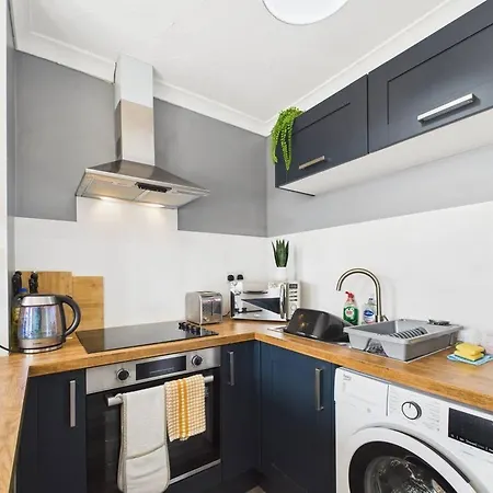 Apartman - Sleeps 12 - Contractors Whitehaven