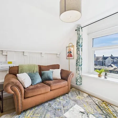 Apartment - Sleeps 12 - Contractors *